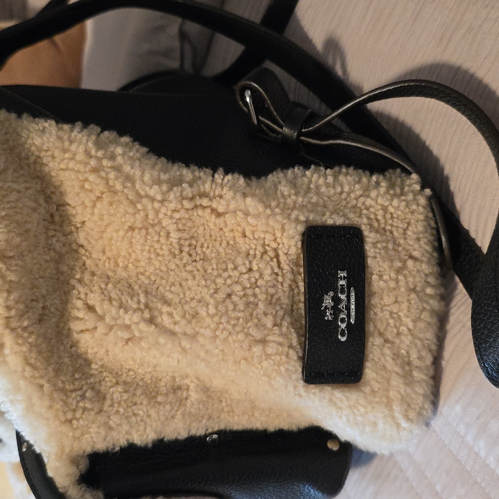 Coach Backpack Beautiful, Used A Couple Of Times. Durable Thick Leather. - Picture 3 of 7